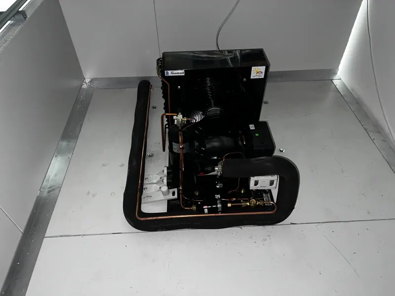 Commercial refrigeration condensing unit with copper pipework